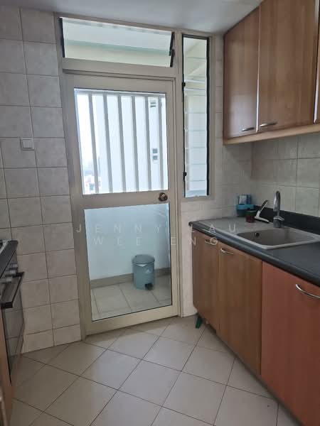 Trellis Towers, 700 Toa Payoh Lorong 1, 2 Bedrooms, 710 sqft, Condominium For Rent, by Jenny Lau Wee Eng, 500040617 - Kitchen - PropertyGuru.com.sg
