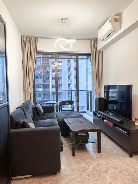 The M, 38 Middle Road, 2 Bedrooms, 614 sqft, Condominium For Sale, by Rayne Chua 蔡美慧, 500040705 - Living Room - PropertyGuru.com.sg