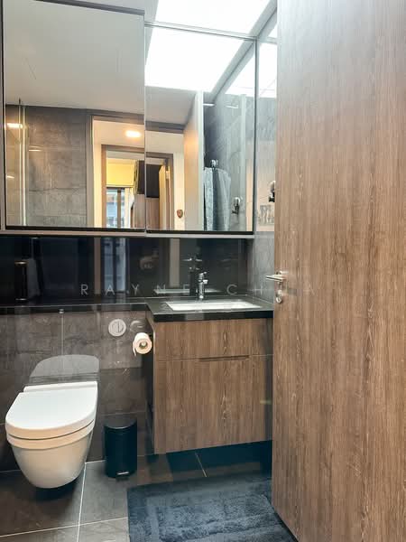 The M, 38 Middle Road, 2 Bedrooms, 614 sqft, Condominium For Sale, by Rayne Chua 蔡美慧, 500040705 - Bathroom - PropertyGuru.com.sg