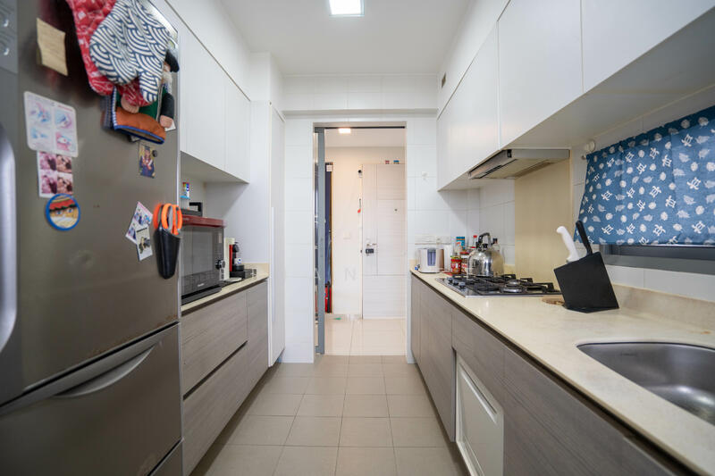138B Yuan Ching Road HDB Flat For Sale at S$ 1,008,888 | PropertyGuru Singapore - Kitchen