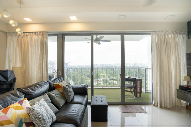 138B Yuan Ching Road HDB Flat For Sale at S$ 1,008,888 | PropertyGuru Singapore - Living Room