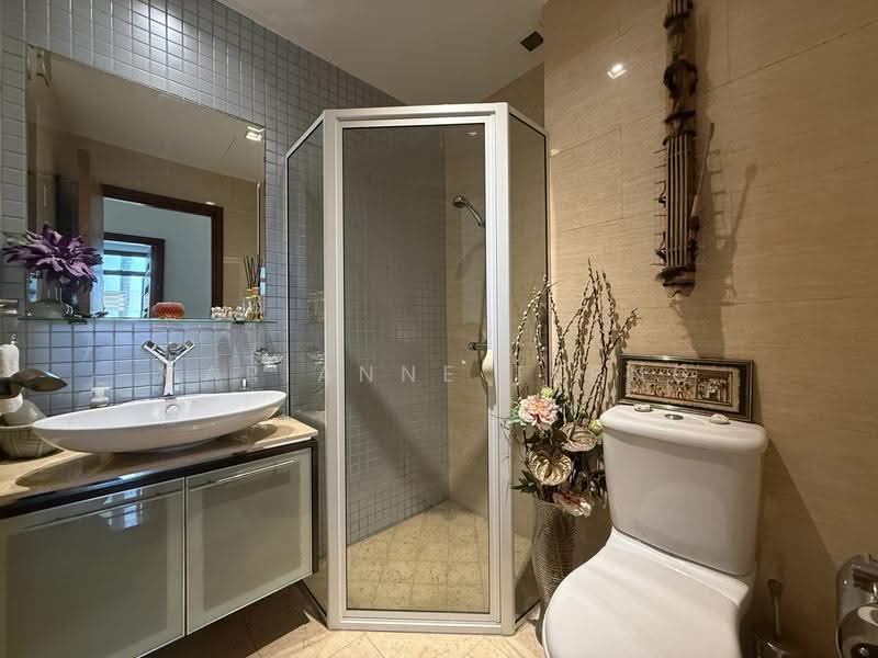 Corner Terrace in Serangoon Garden Estate, Chuan Link | Chuan Drive | Chuan Place, Hougang / Punggol / Sengkang, 5 Bedrooms, 3,514 sqft, Corner Terrace For Sale, by Marianne Terng, 500040745 - L1 Guest Bathroom - PropertyGuru.com.sg