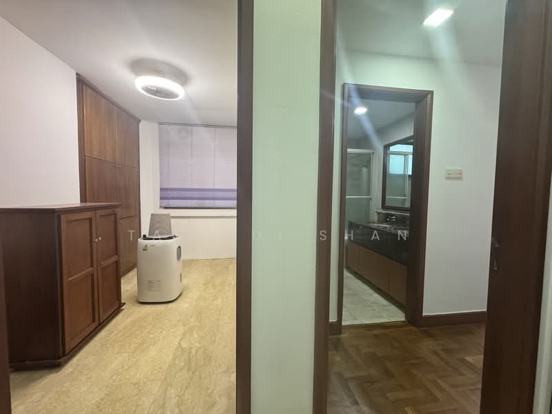 Parc Oasis Condominium For Sale at S$ 2,180,000 | PropertyGuru Singapore