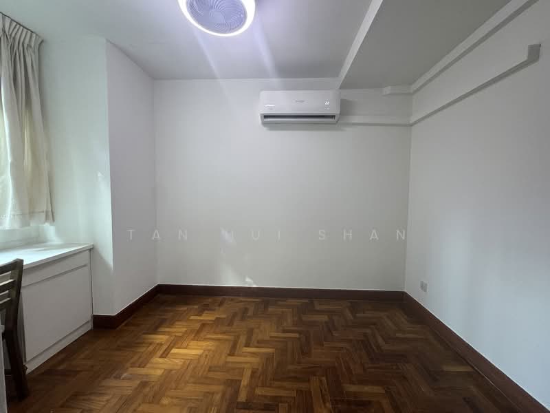 Parc Oasis Condominium For Sale at S$ 2,180,000 | PropertyGuru Singapore