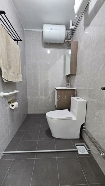 290B Bukit Batok Street 24, 290B Bukit Batok Street 24, 3 Bedrooms, 1,518 sqft, HDB Flat For Sale, by Valerie Lee, 500040908 - Bathroom - PropertyGuru.com.sg