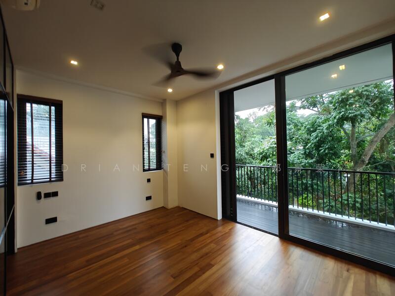 ⭐❤️Beautiful Bungalow along Merryn Road For Sale⭐❤️ Bungalow House For Sale at S$ 18,000,000 | PropertyGuru Singapore - Balcony