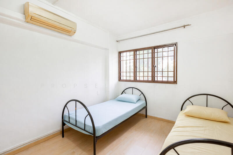 226 Ang Mo Kio Avenue 1 HDB Flat For Sale at S$ 538,000 | PropertyGuru Singapore - Bedroom