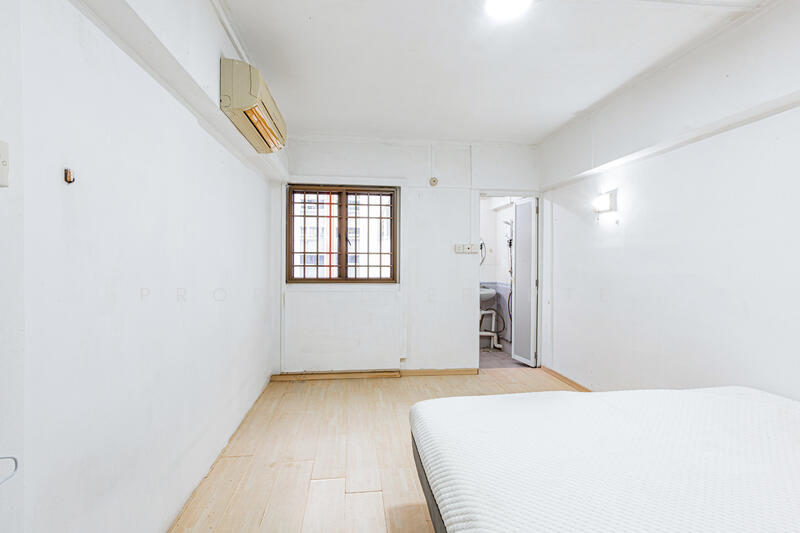 226 Ang Mo Kio Avenue 1 HDB Flat For Sale at S$ 538,000 | PropertyGuru Singapore - Bedroom