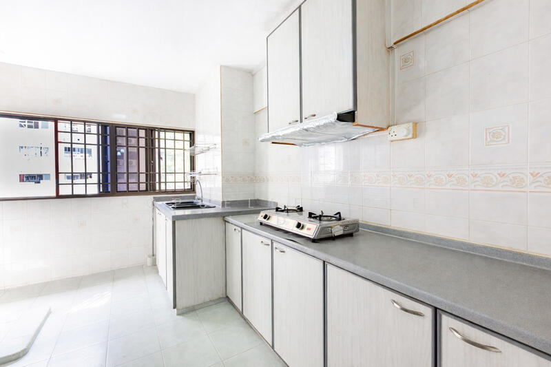 226 Ang Mo Kio Avenue 1 HDB Flat For Sale at S$ 538,000 | PropertyGuru Singapore - Kitchen