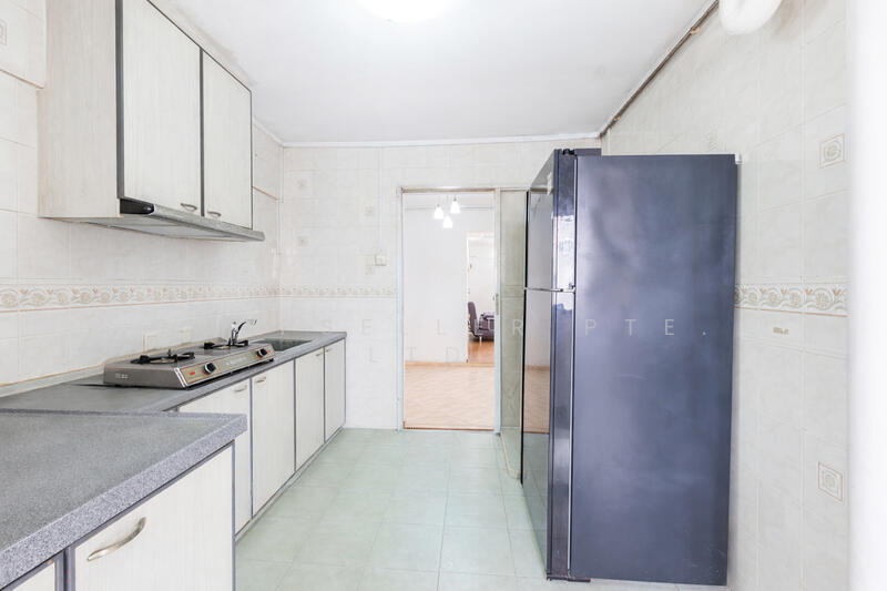 226 Ang Mo Kio Avenue 1 HDB Flat For Sale at S$ 538,000 | PropertyGuru Singapore - Kitchen