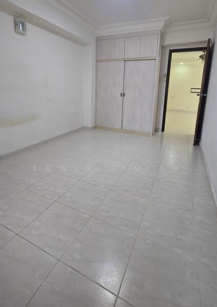 568 Choa Chu Kang Street 52 HDB Flat For Sale at S$ 670,000 | PropertyGuru Singapore - Common Bedroom
