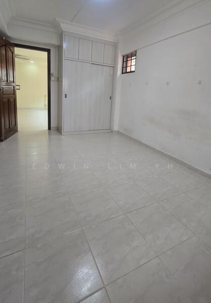 568 Choa Chu Kang Street 52 HDB Flat For Sale at S$ 670,000 | PropertyGuru Singapore - Common Bedroom