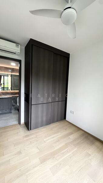 Masterbedroom wardrobe & ensuite bath