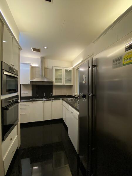 Orchard Scotts, 11 Anthony Road, 4 Bedrooms, 2,508 sqft, Condominium For Rent, by Lin Jing Sophia, 500041165 - Kitchen - PropertyGuru.com.sg