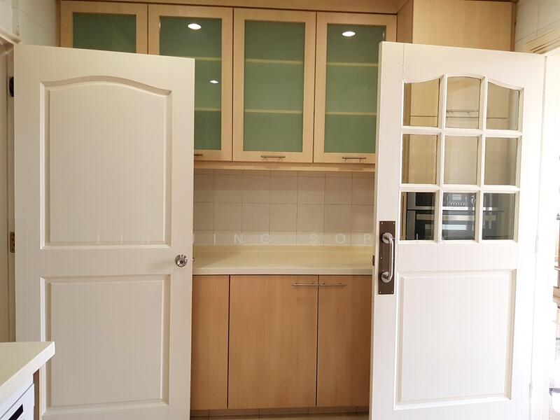 Leonie Condotel, 2 Leonie Hill Road, 4 Bedrooms, 2,722 sqft, Condominium For Rent, by Lin Jing Sophia, 500041195 - Kitchen - PropertyGuru.com.sg