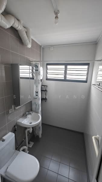 434 Tampines Street 43, 434 Tampines Street 43, 3 Bedrooms, 1,119 sqft, HDB Flat For Sale, by Shawn Yang, 500041198 - Bathroom - PropertyGuru.com.sg