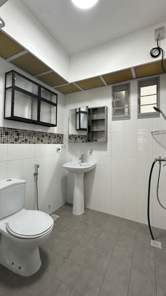 327C Anchorvale Road, 327C Anchorvale Road, 3 Bedrooms, 990 sqft, HDB Flat For Sale, by Kenneth Tan, 500041269 - Bathroom - PropertyGuru.com.sg