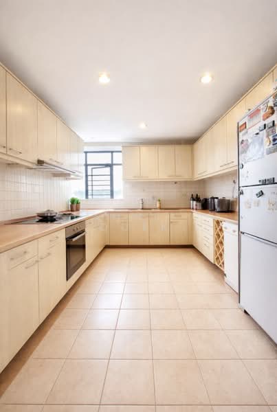 The Hillside Condominium For Sale at S$ 5,180,000 | PropertyGuru Singapore - Kitchen