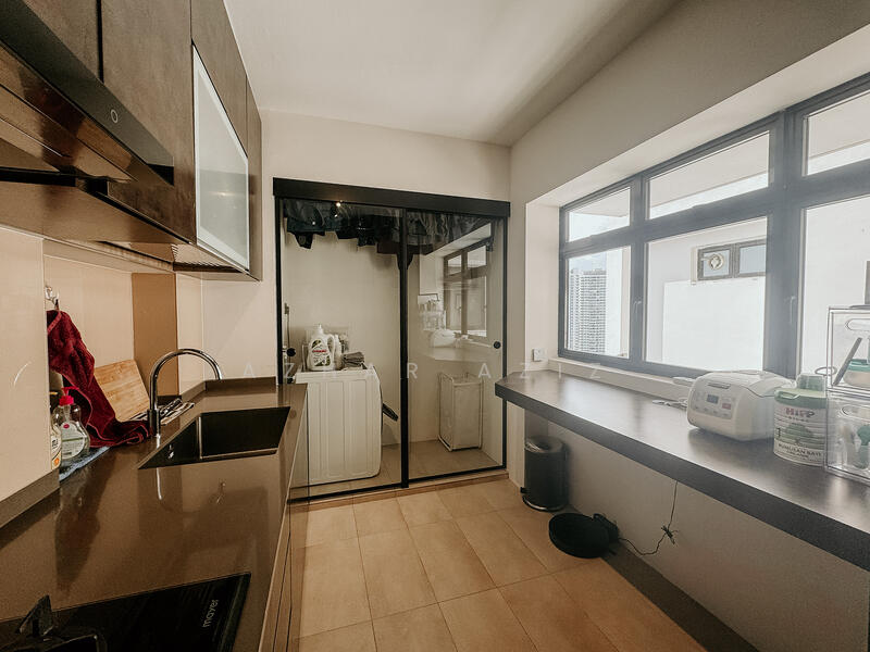 79D Toa Payoh Central HDB Flat For Sale at S$ 1,100,000 | PropertyGuru Singapore - Kitchen