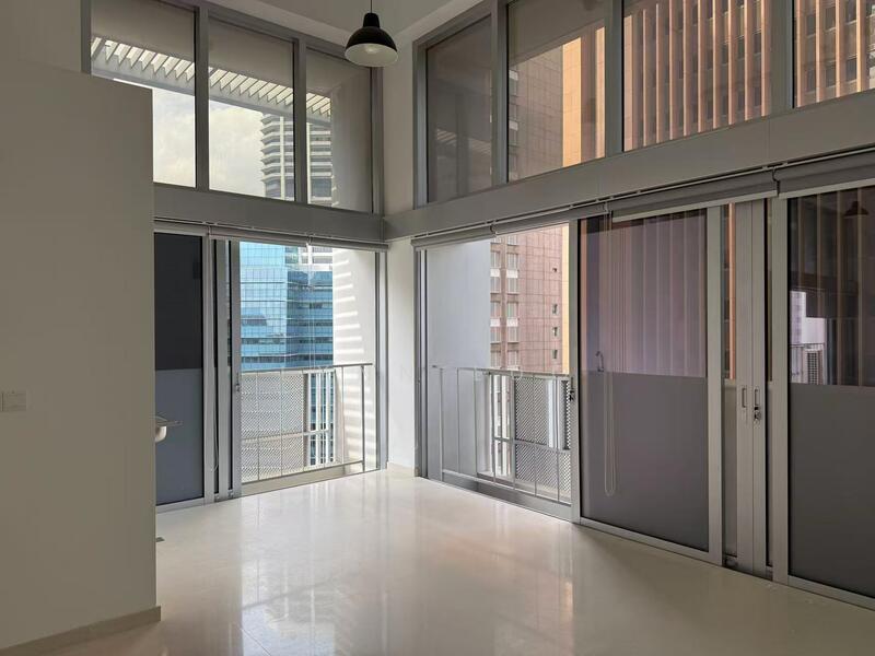 Eon Shenton, 70 Shenton Way, 1,109 sqft, Office For Sale, by Lynn Luo, 500041470 - Balcony - CommercialGuru.com.sg