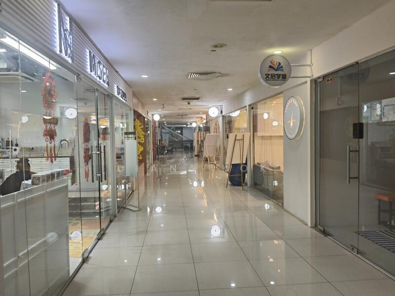 Bugis Cube, 470 North Bridge Road, 335 sqft, Mall Shop For Sale, by Diana Kok, 500041481 - Corridor - CommercialGuru.com.sg