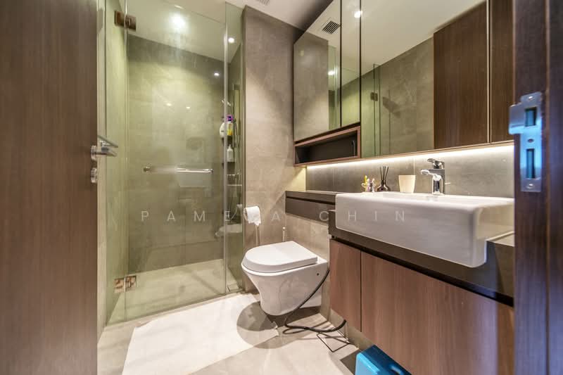 Midwood Condominium For Sale at S$ 1,480,000 | PropertyGuru Singapore - Bathroom
