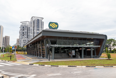 For Sale - ⭐️⭐️LANDED7772@ Lucky Heights, 3 Storey Attic. Brand New 3 units.