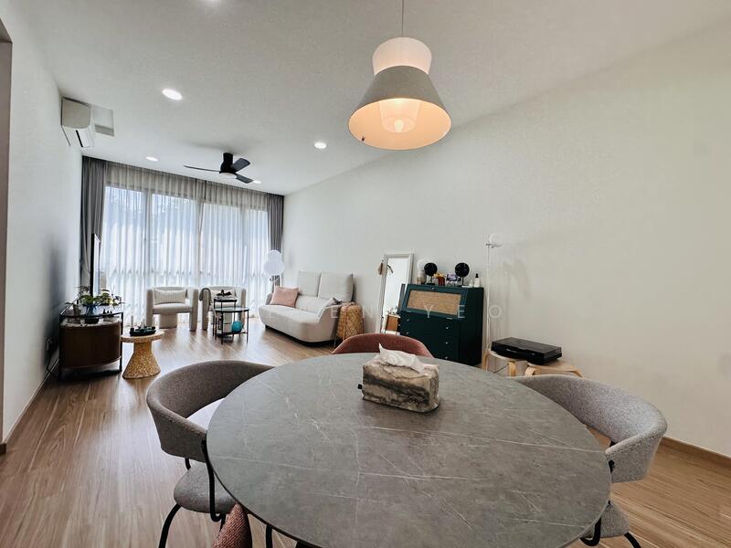 The Waterina Apartment For Sale at S$ 2,350,000 | PropertyGuru Singapore - Living room