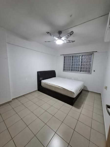 329 Yishun Ring Road, 329 Yishun Ring Road, 3 Bedrooms, 904 sqft, HDB Flat For Sale, by Koh Thiam Soon, 500041704 - Bedroom - PropertyGuru.com.sg