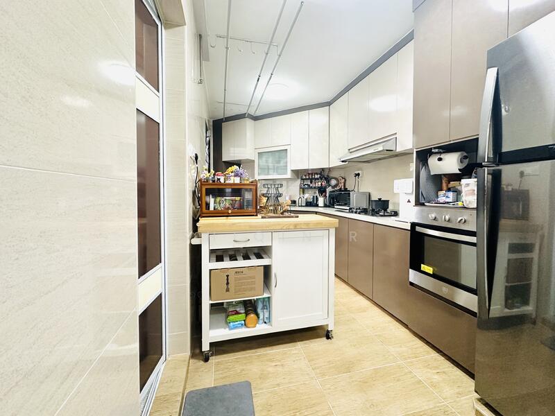 322C Anchorvale Drive HDB Flat For Sale at S$ 590,000 | PropertyGuru Singapore - Kitchen