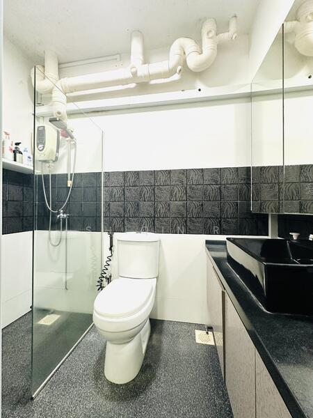 322C Anchorvale Drive HDB Flat For Sale at S$ 590,000 | PropertyGuru Singapore - Bathroom