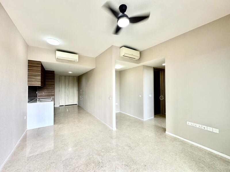 Spacious Living area + Study 