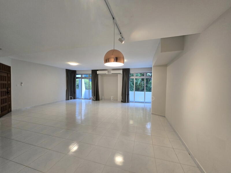 Elizabeth Heights, 57 Cairnhill Road, 4 Bedrooms, 2,600 sqft, Condominium For Rent, by Daniel Ho, 500041845 - Living Room - PropertyGuru.com.sg