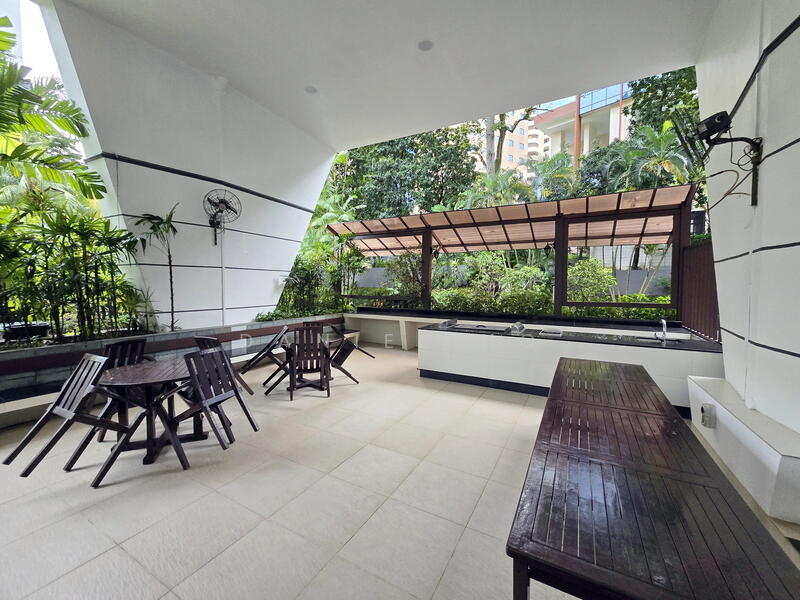 Elizabeth Heights, 57 Cairnhill Road, 4 Bedrooms, 2,600 sqft, Condominium For Rent, by Daniel Ho, 500041845 - Exterior - PropertyGuru.com.sg