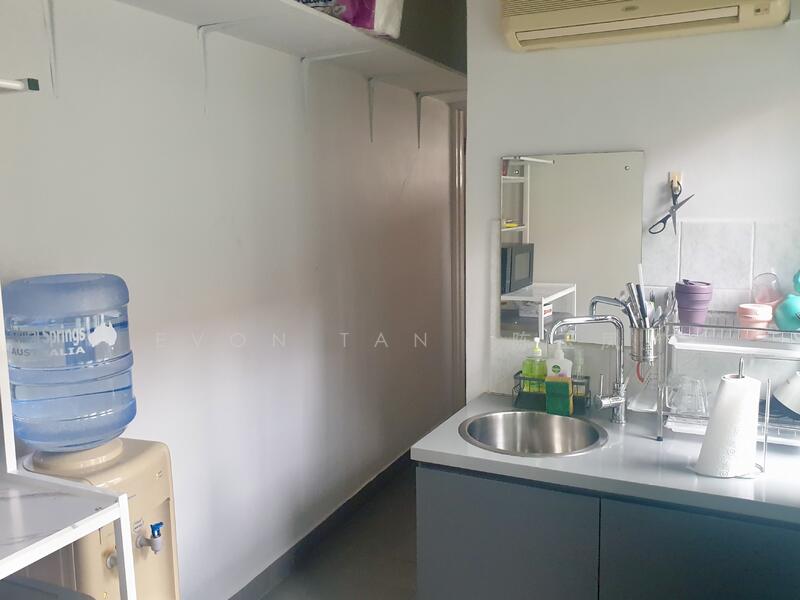 ✨ Second Floor Amoy Street Office in CBD, Amoy Street | Telok Ayer Street | Boon Tat Street, 1,000 sqft, Office For Rent, by Evon Tan 陈玉凤, 500041876 - Kitchen - CommercialGuru.com.sg