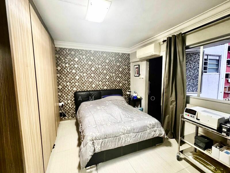 245 Hougang Street 22 HDB Flat For Sale at S$ 700,000 | PropertyGuru Singapore - Bedroom