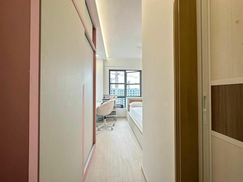 Aquarius By The Park Condominium For Sale at S$ 1,800,000 | PropertyGuru Singapore - Bedroom