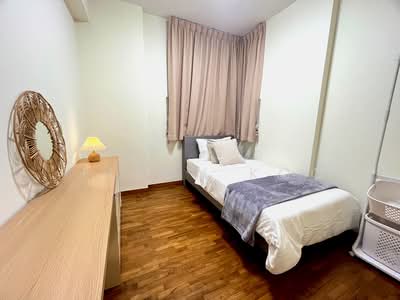 For Rent - The Lakeshore