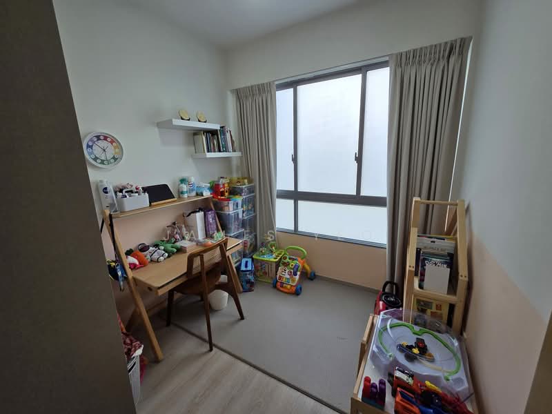 Skies Miltonia Condominium For Sale at S$ 1,294,000 | PropertyGuru Singapore - Study