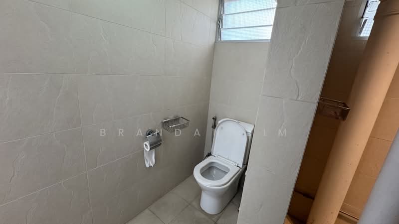 4 Tanjong Pagar Plaza, 4 Tanjong Pagar Plaza, 2 Bedrooms, 635 sqft, HDB Flat For Sale, by Brandan Lim, 500042144 - Bathroom - PropertyGuru.com.sg