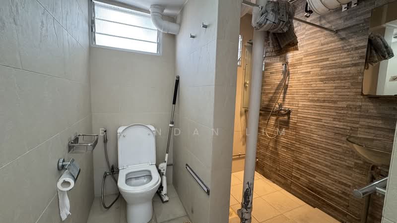 4 Tanjong Pagar Plaza, 4 Tanjong Pagar Plaza, 2 Bedrooms, 635 sqft, HDB Flat For Sale, by Brandan Lim, 500042144 - Bathroom - PropertyGuru.com.sg