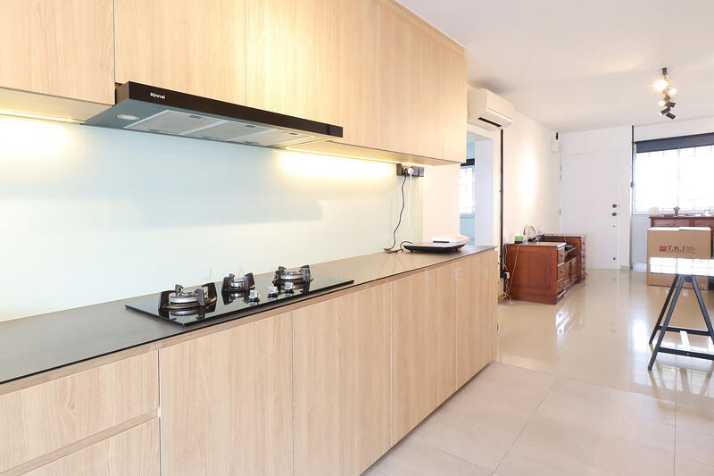 363 Clementi Avenue 2 HDB Flat For Sale at S$ 520,000 | PropertyGuru Singapore - Kitchen
