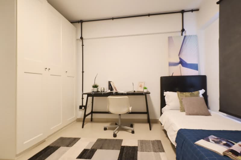 363 Clementi Avenue 2, 363 Clementi Avenue 2, 2 Bedrooms, 721 sqft, HDB Flat For Sale, by Jasper Lei, 500042275 - Bedroom - PropertyGuru.com.sg