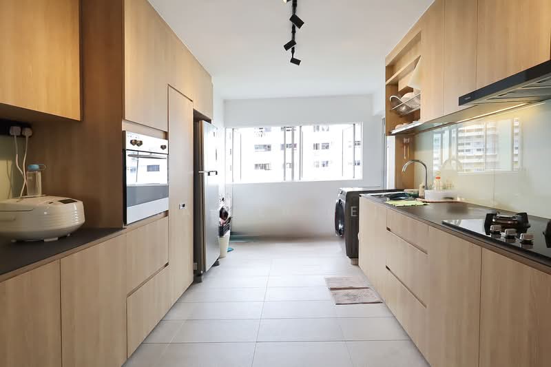 363 Clementi Avenue 2, 363 Clementi Avenue 2, 2 Bedrooms, 721 sqft, HDB Flat For Sale, by Jasper Lei, 500042275 - Kitchen - PropertyGuru.com.sg