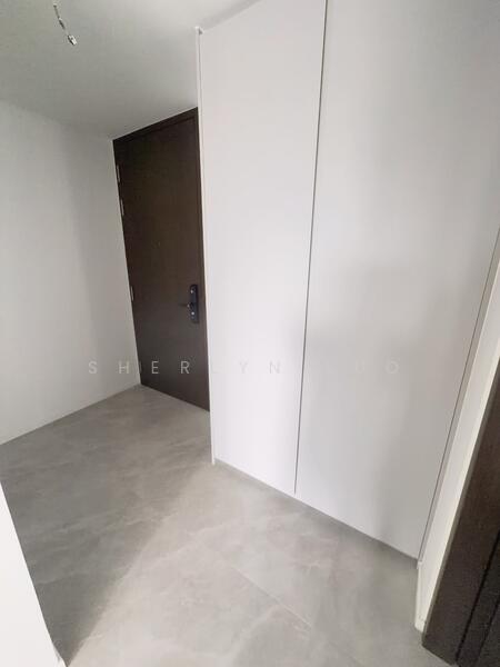 Functional build in shoe cabinet 