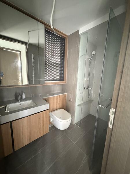 Common room bath room 