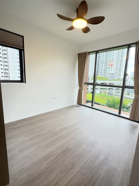 AMO Residence, 21 Ang Mo Kio Rise, 3 Bedrooms, 1,044 sqft, Condominium For Rent, by Sherlyn Luo, 500042279 - Master bedroom two side of window view  - PropertyGuru.com.sg