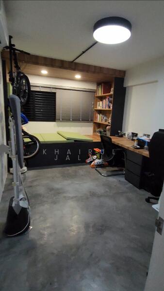 288 Tampines Street 22 HDB Flat For Sale at S$ 748,000 | PropertyGuru Singapore - Bedroom 2  w bedspace & 2 study tables