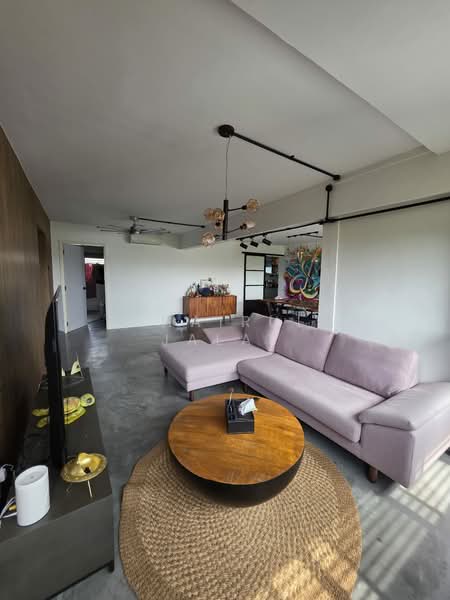 288 Tampines Street 22 HDB Flat For Sale at S$ 748,000 | PropertyGuru Singapore - Living Room