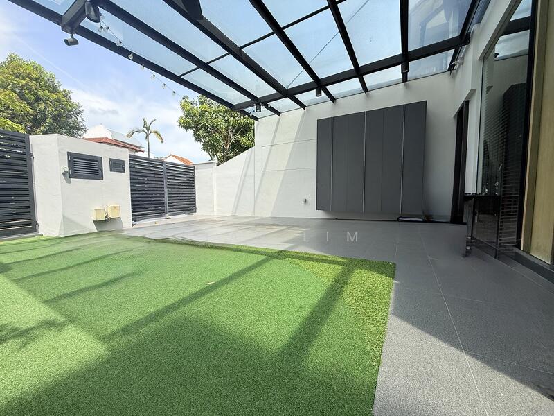 For Sale - ⭐️⭐️LANDED7772@ Exclusive 2.5 Storey Corner Terrace near NEX , MRT